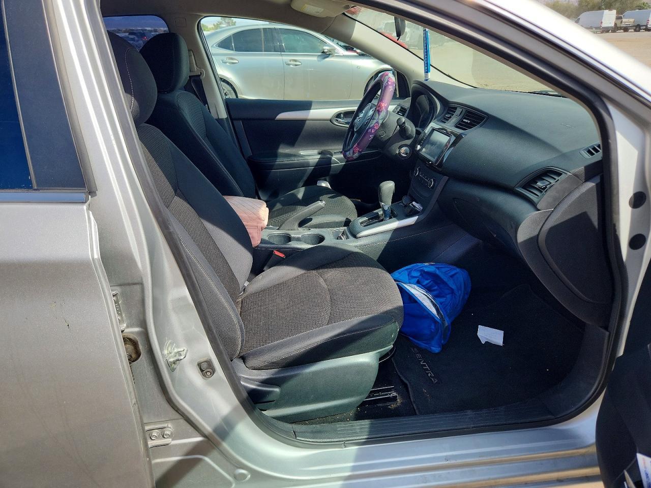 2019 Nissan Sentra S - zdjęcie 13