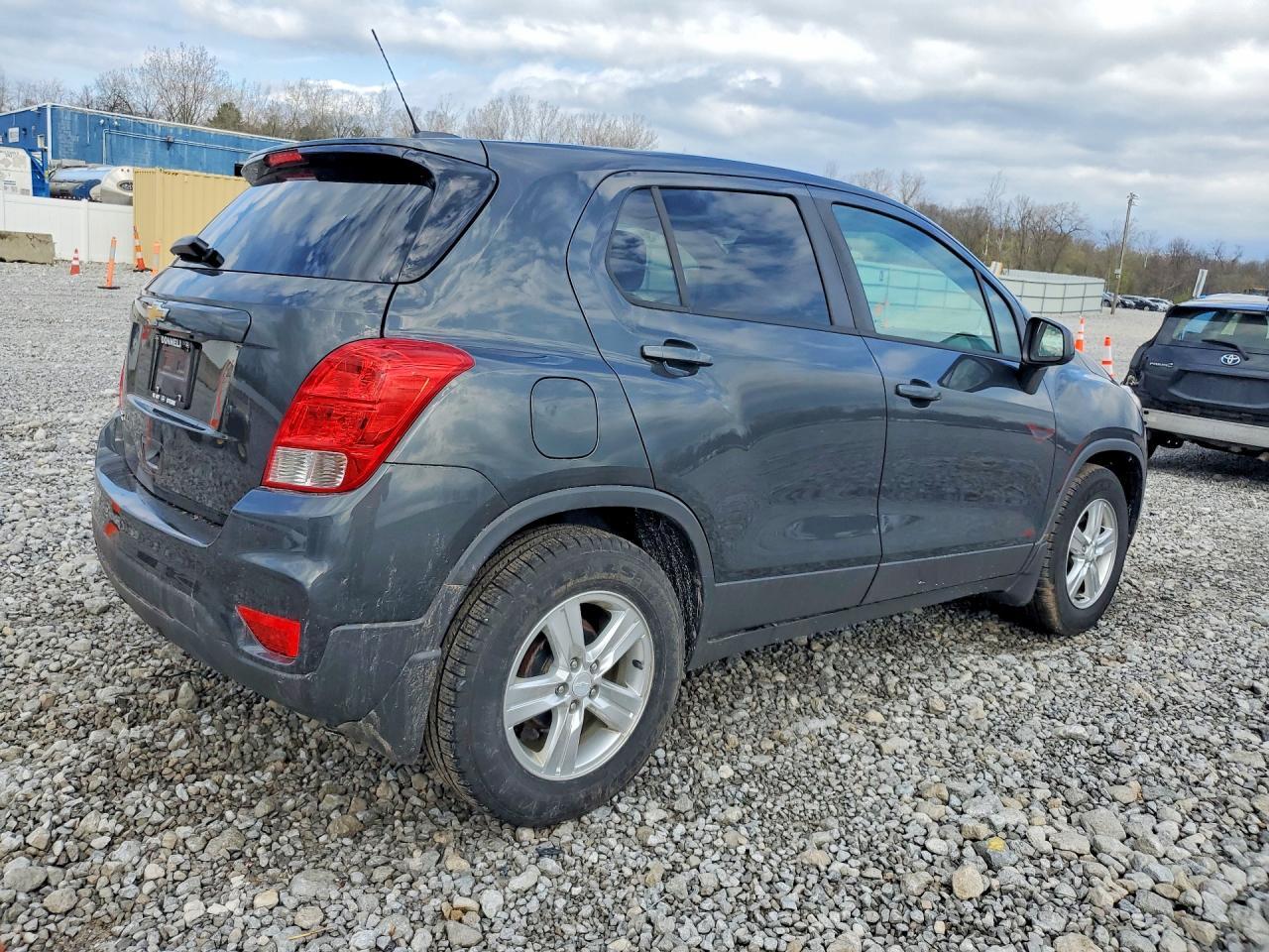 2019 Chevrolet Trax Ls - zdjęcie 3