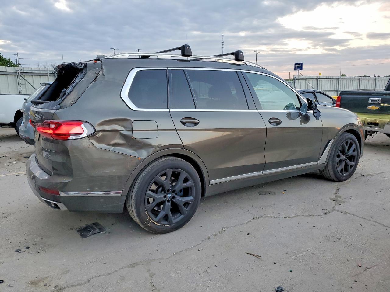 2020 BMW X7 xDrive40I - zdjęcie 3