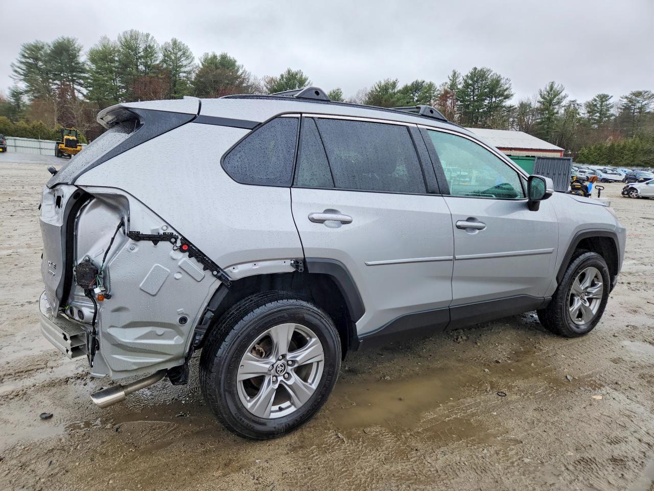 2024 Toyota Rav4 Xle - zdjęcie 3
