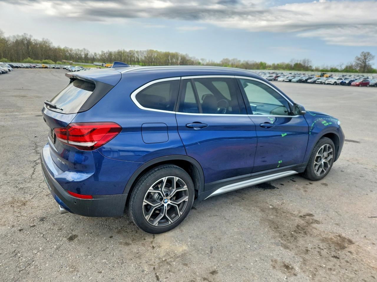 2021 BMW X1 xDrive28I - zdjęcie 3