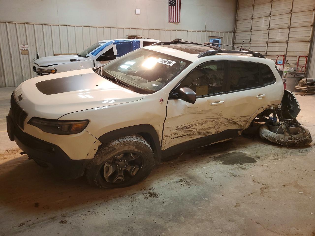 2019 Jeep Cherokee Trailhawk - zdjęcie główne