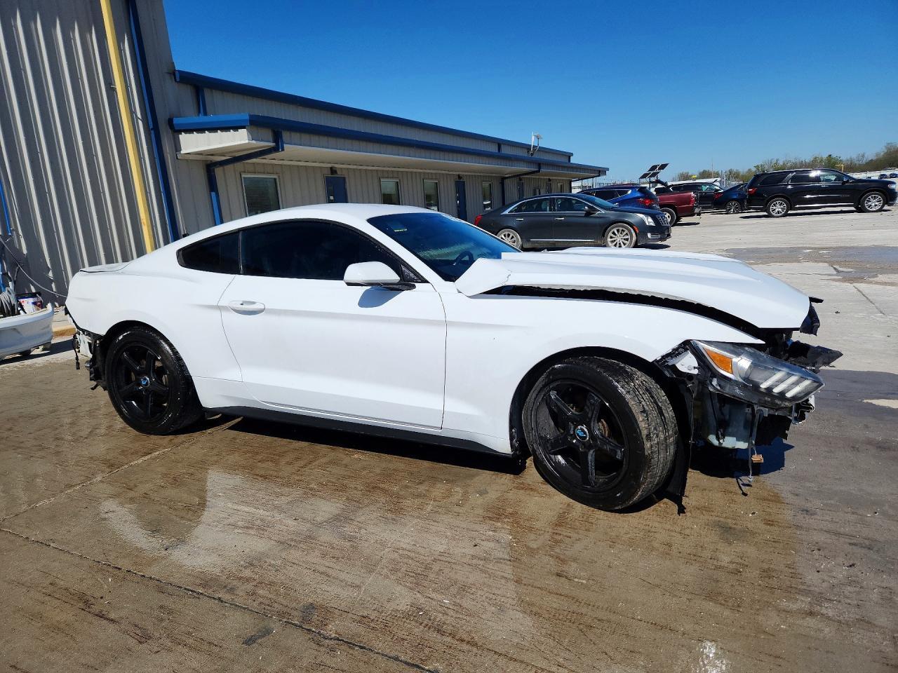 2016 Ford Mustang - zdjęcie 4