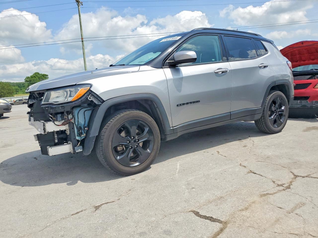 2018 Jeep Compass Latitude - zdjęcie główne