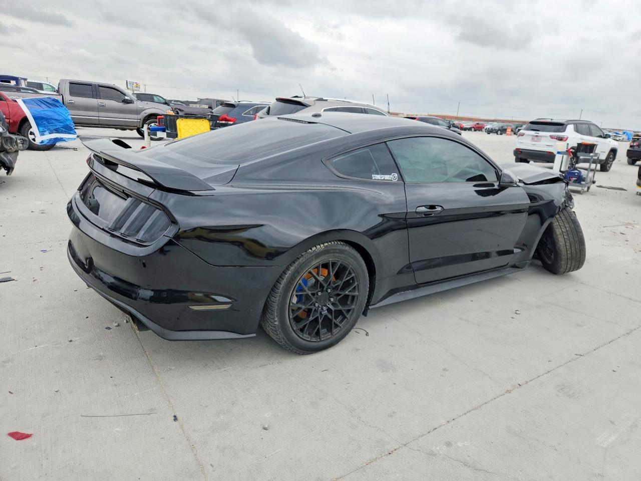 2016 Ford Mustang - zdjęcie 3