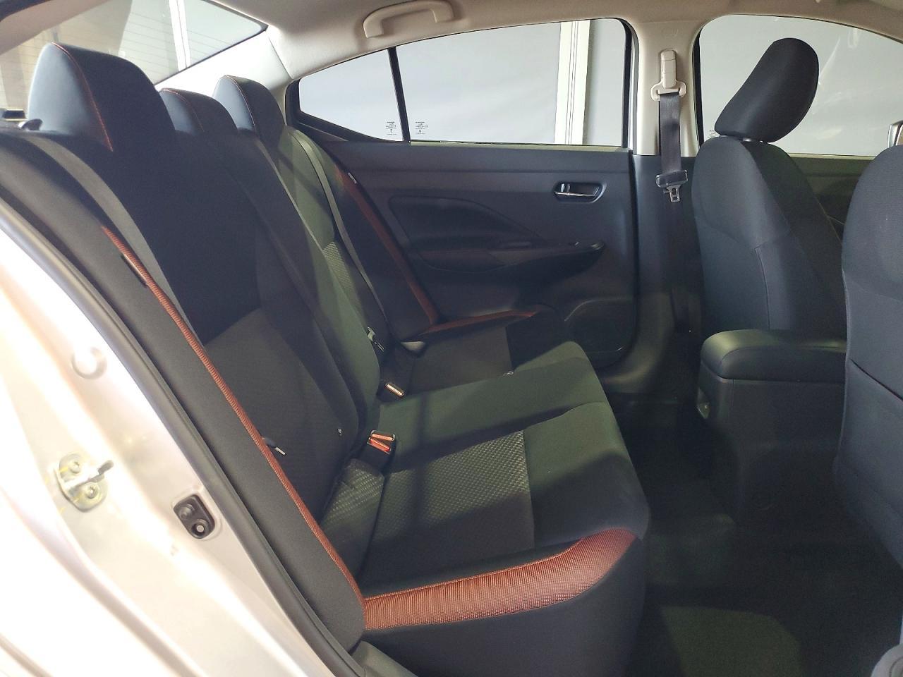 2025 Nissan Versa Sr - zdjęcie 10