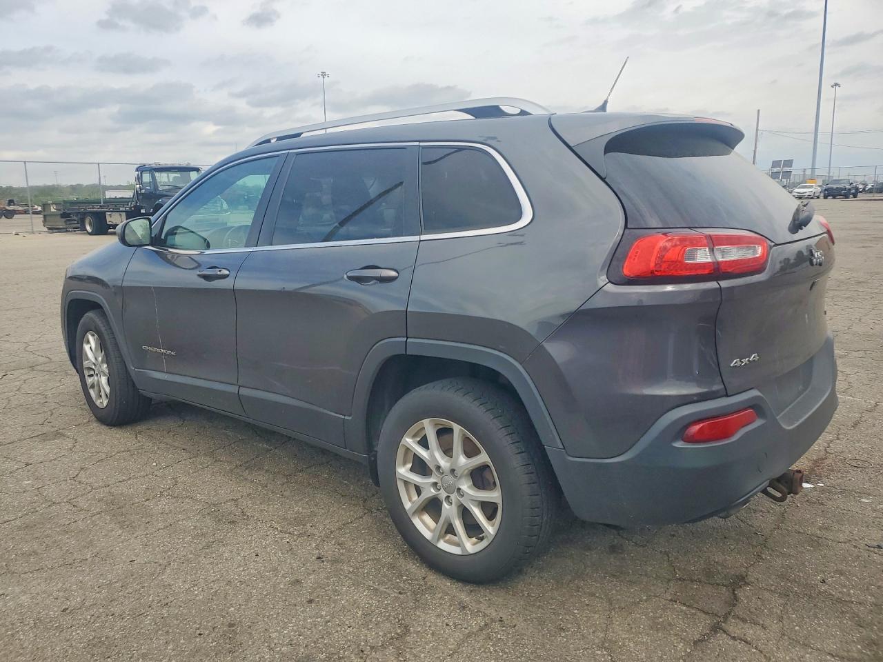 2015 Jeep Cherokee Latitude - zdjęcie 2