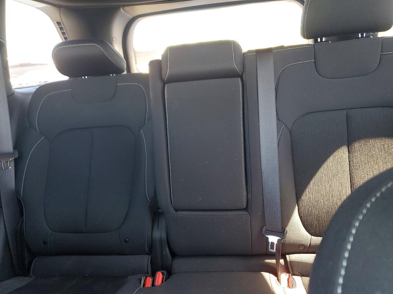 2025 Jeep Grand Cherokee Laredo - zdjęcie 10