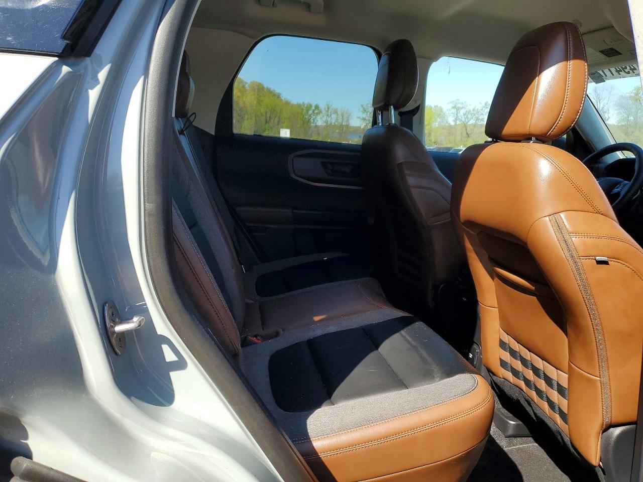 2024 Ford Bronco Sport Outer Banks - zdjęcie 11