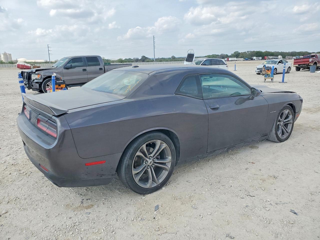 2020 Dodge Challenger R - zdjęcie 3