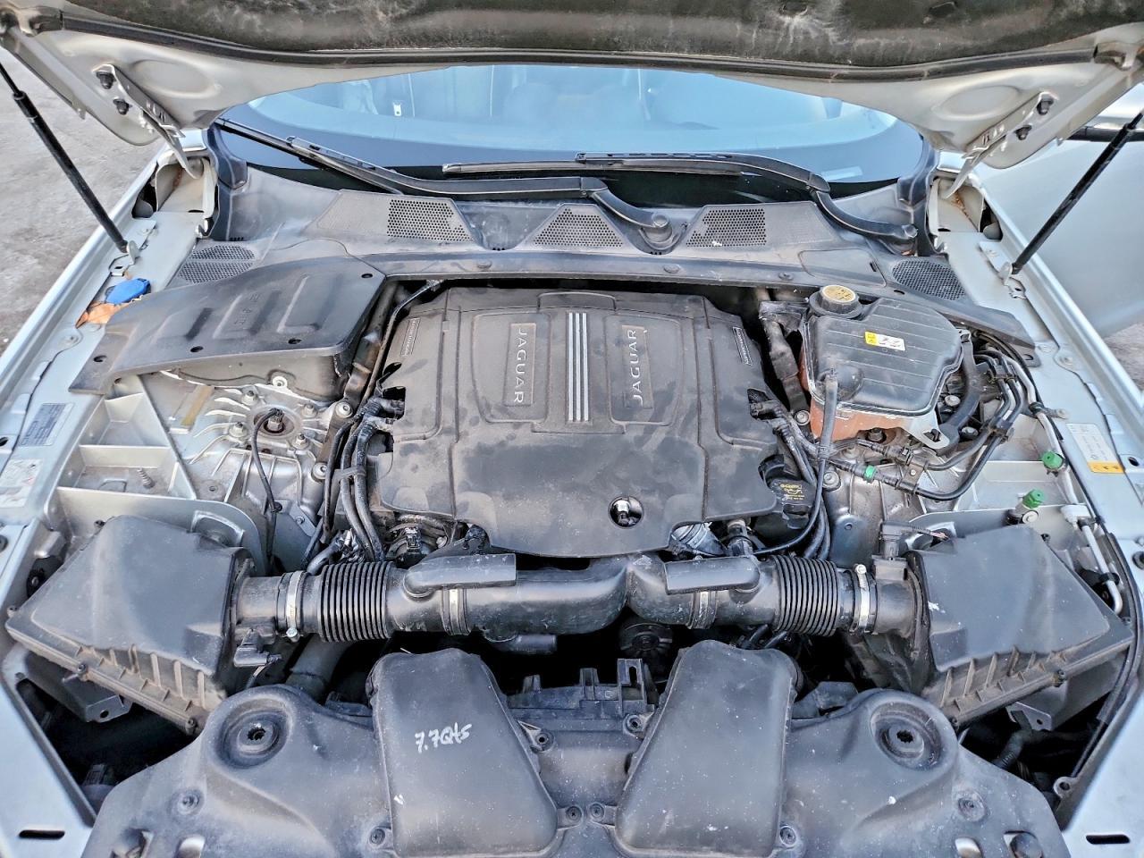 2016 Jaguar Xj - zdjęcie 12