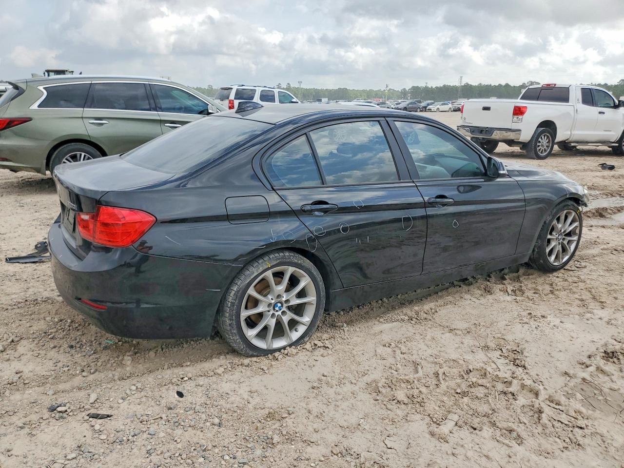 2014 BMW 320 I - zdjęcie 3