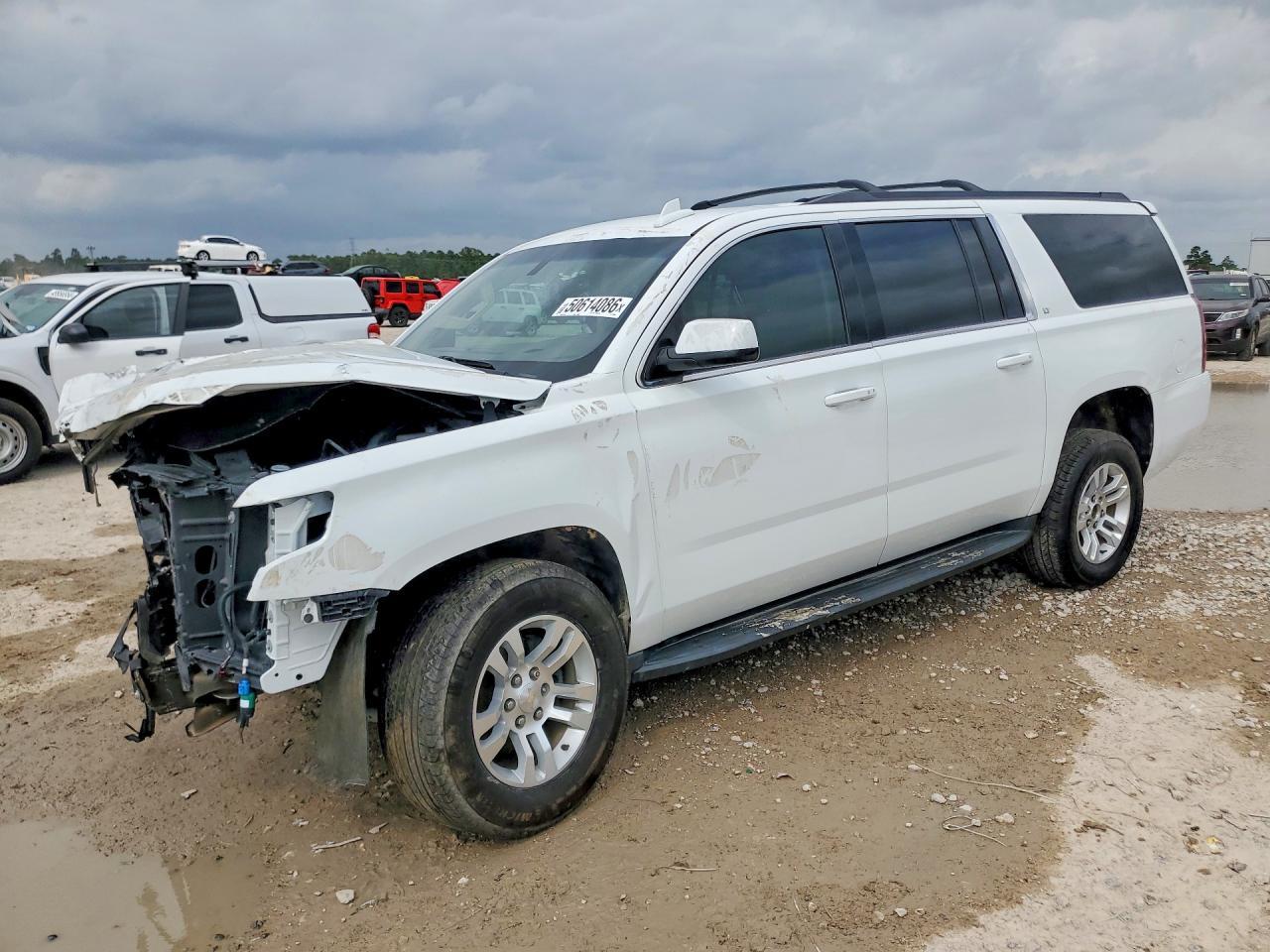 2020 Chevrolet Suburban C1500 Lt - zdjęcie główne