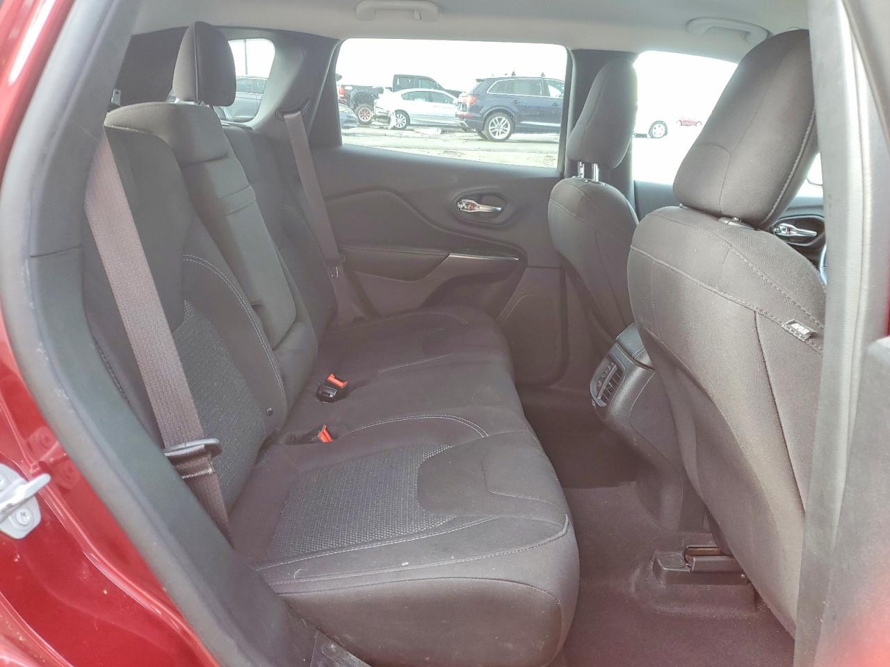 2019 Jeep Cherokee Latitude - zdjęcie 11