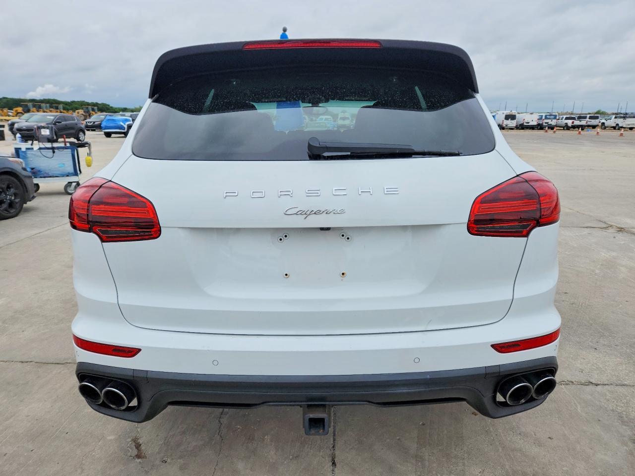 2016 Porsche Cayenne - zdjęcie 6
