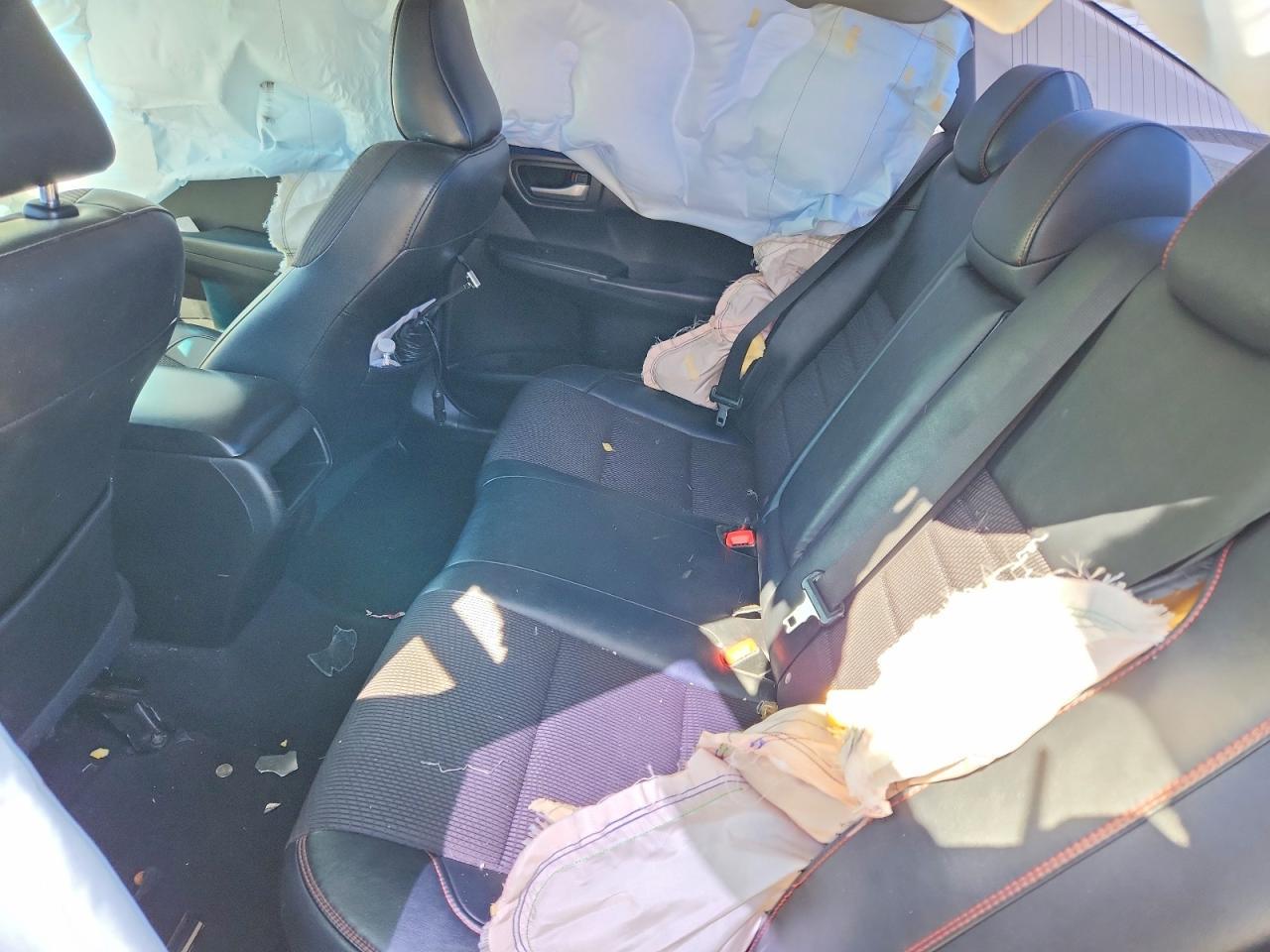 2016 Toyota Camry Se - zdjęcie 12