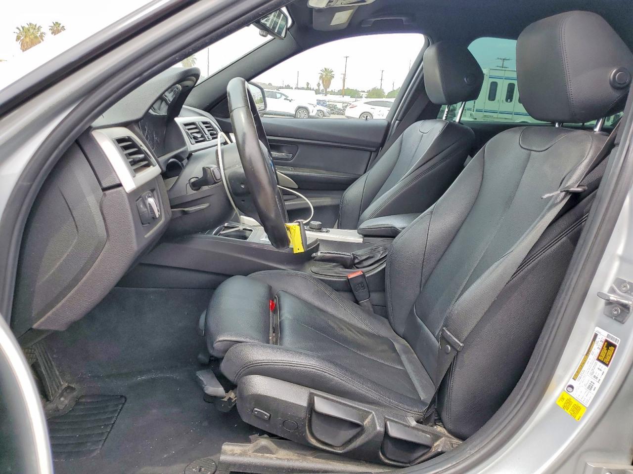 2016 BMW 320 I - zdjęcie 7