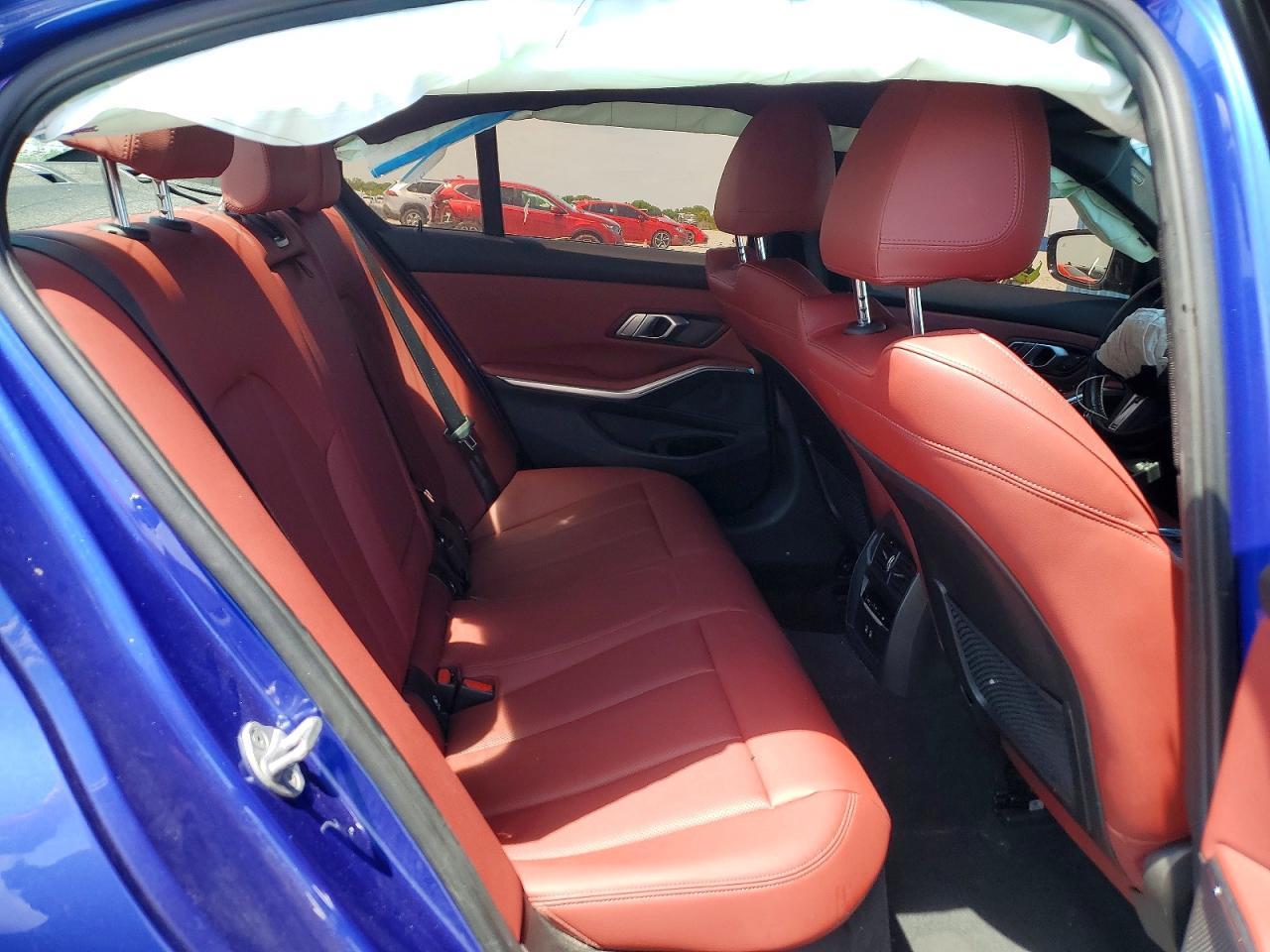 2022 BMW 330Xi - zdjęcie 10