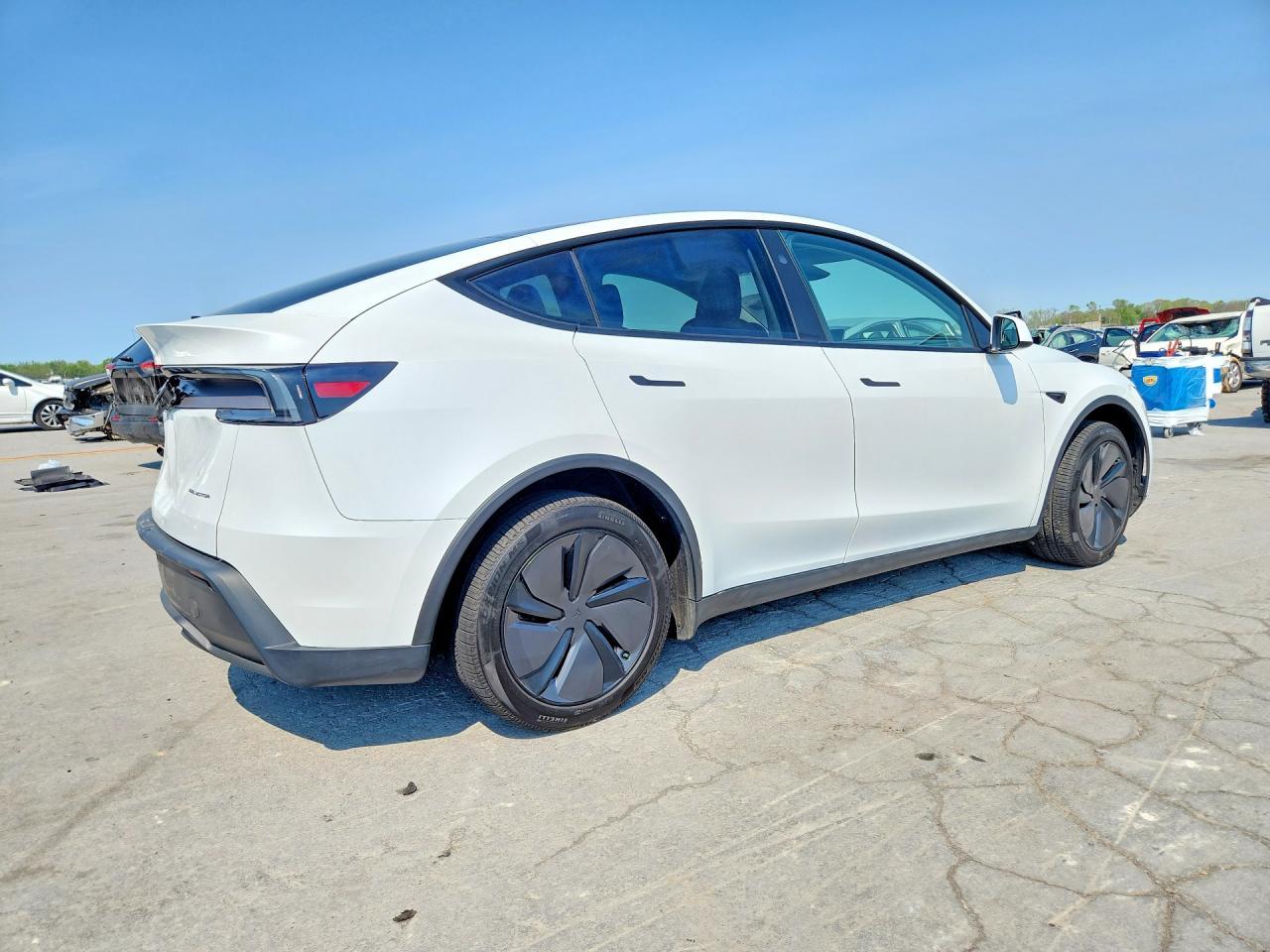 2026 Tesla Model Y - zdjęcie 3