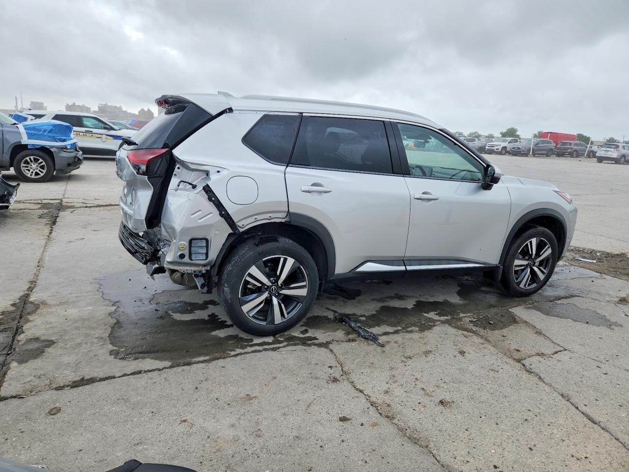 2023 Nissan Rogue Platinum - zdjęcie 3