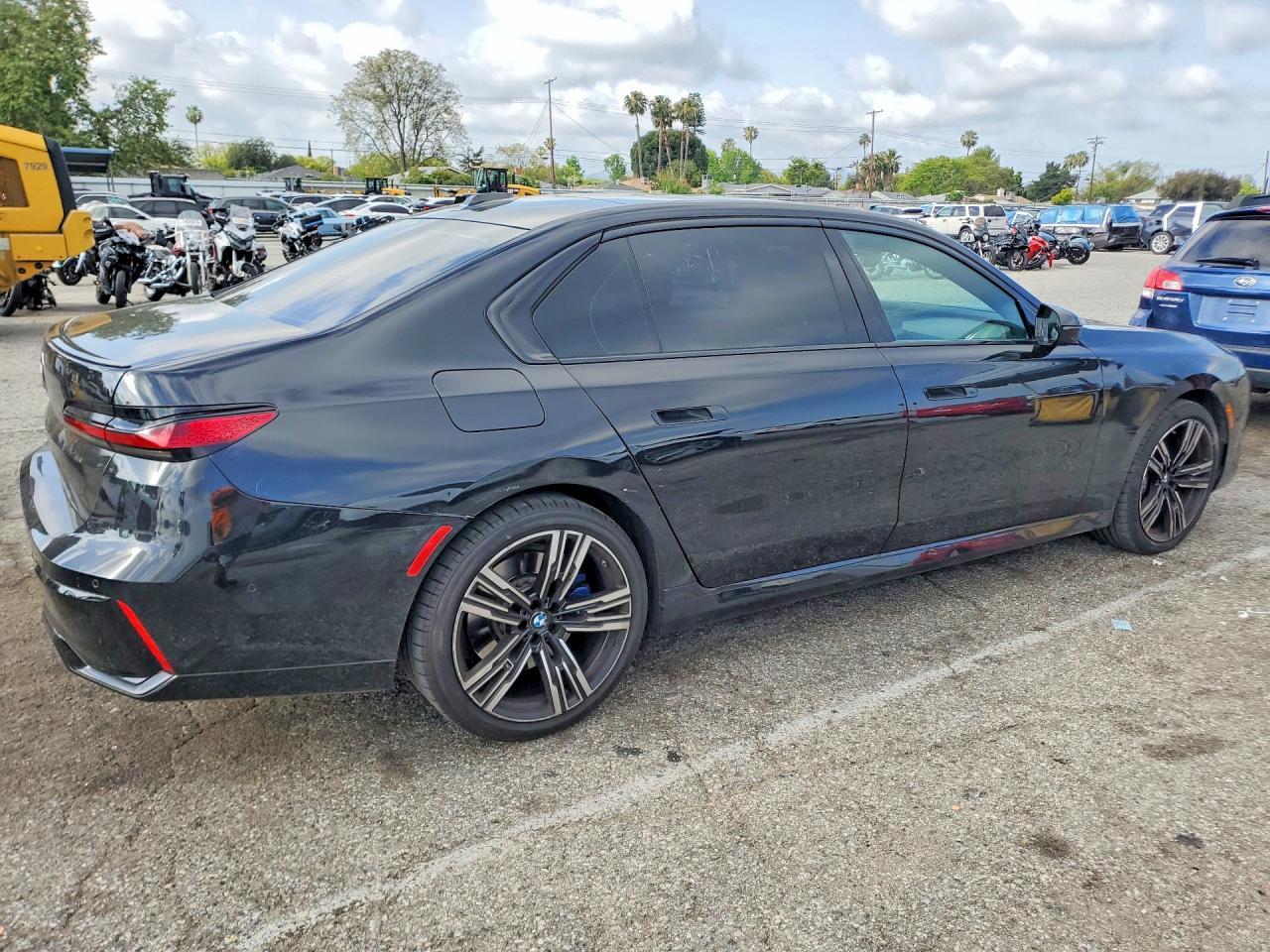 2023 BMW 740 I - zdjęcie 3