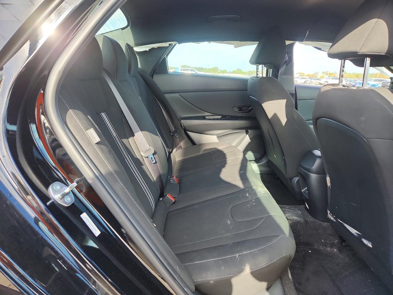 2025 Hyundai Elantra Sel Sport - zdjęcie 10