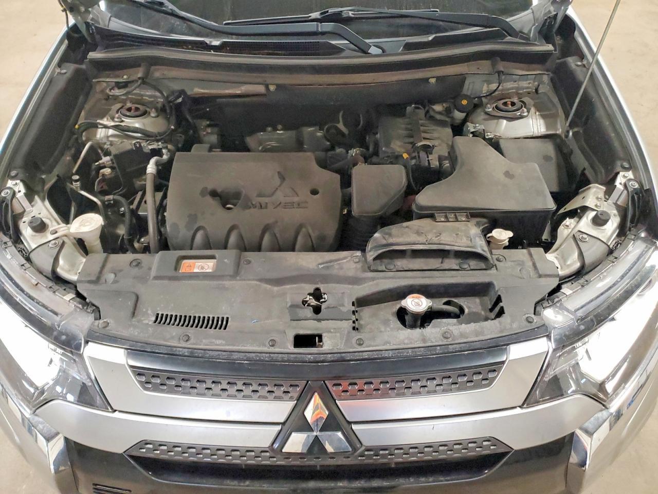 2020 Mitsubishi Outlander Se - zdjęcie 12