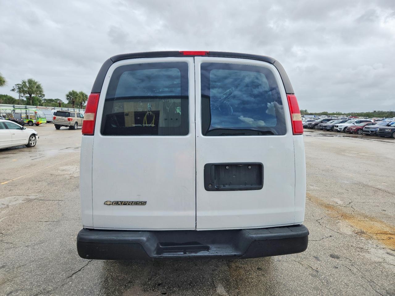 2013 Chevrolet Express G2500 - zdjęcie 6