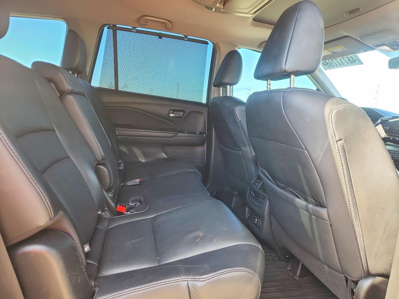 2021 Honda Pilot Touring - zdjęcie 11