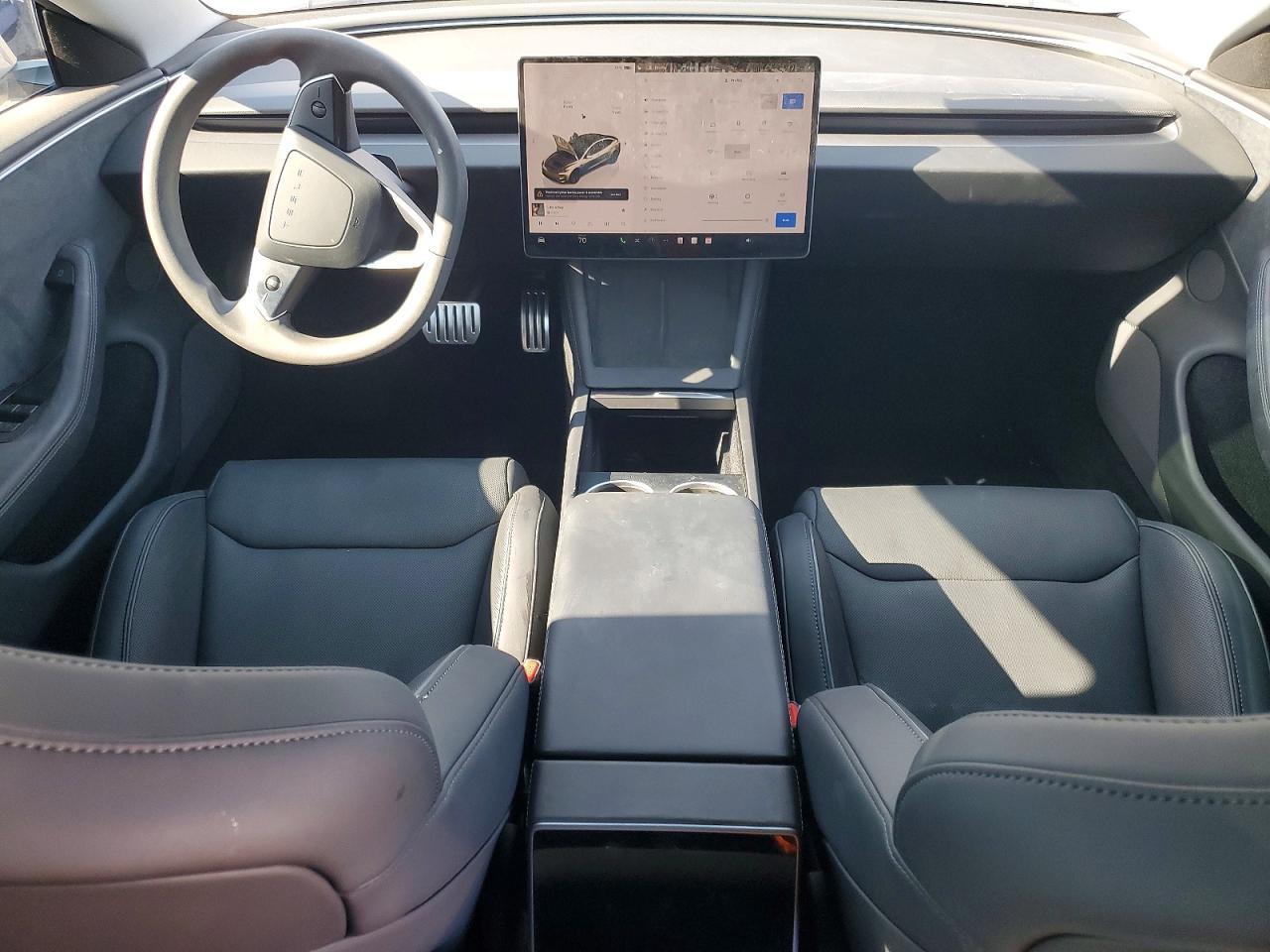 2024 Tesla Model 3 - zdjęcie 8