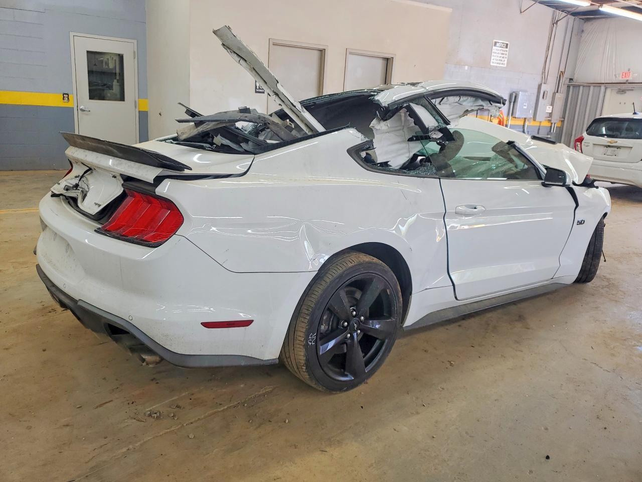 2019 Ford Mustang Gt - zdjęcie 3