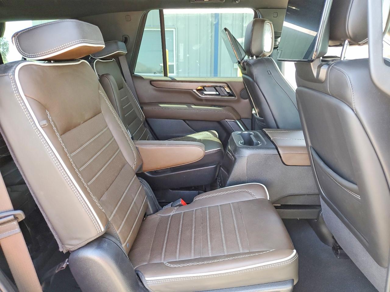 2025 GMC Yukon Denali Ultimate - zdjęcie 11