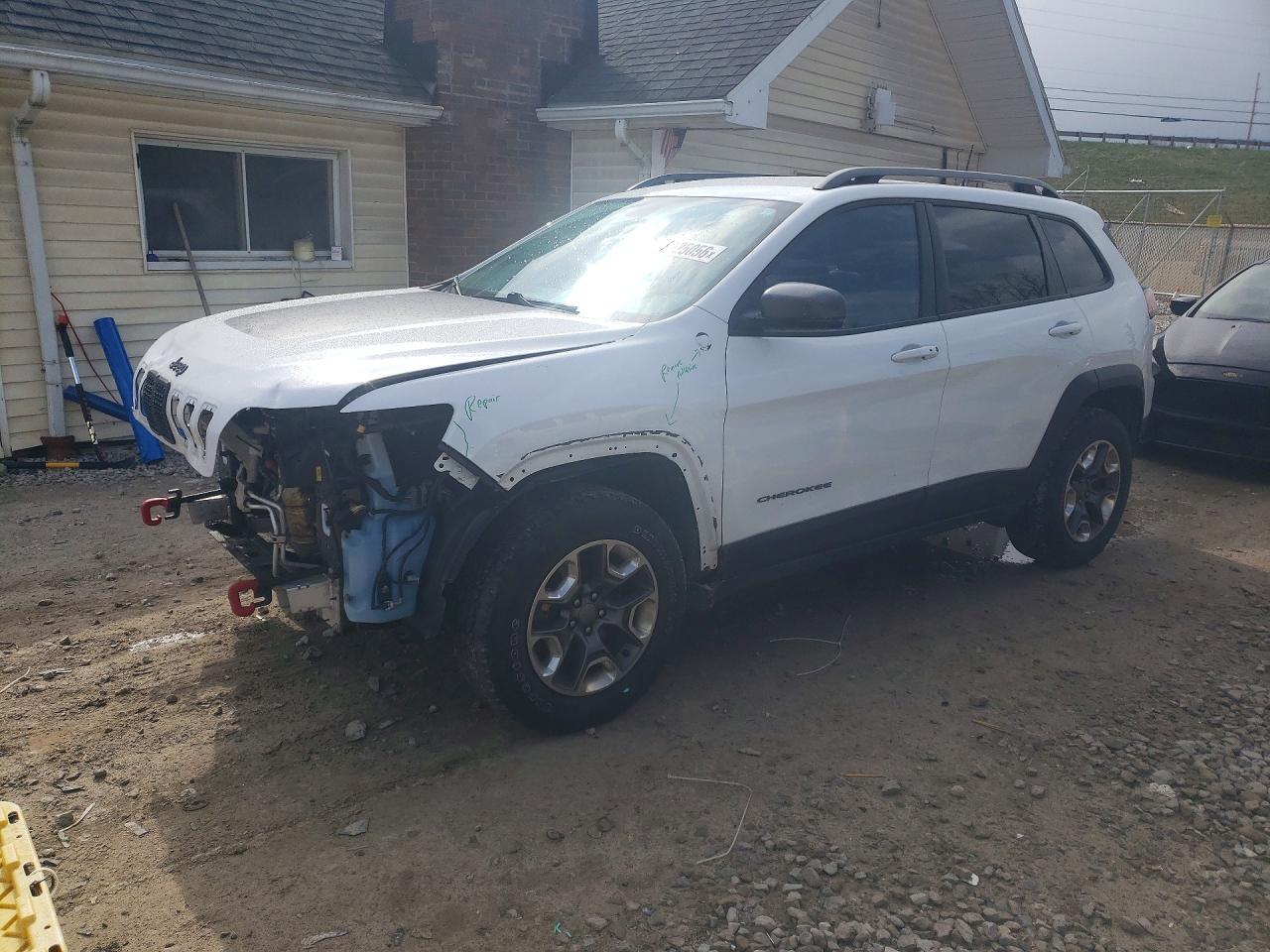 2019 Jeep Cherokee Trailhawk - zdjęcie główne