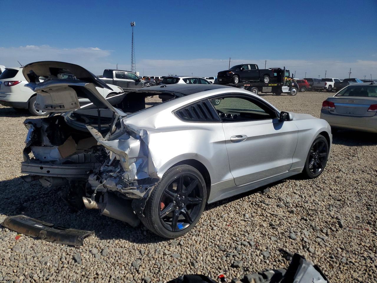 2019 Ford Mustang - zdjęcie 3