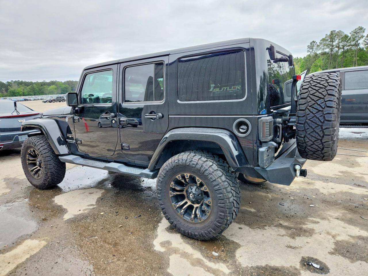2016 Jeep Wrangler Unlimited Sahara - zdjęcie 2