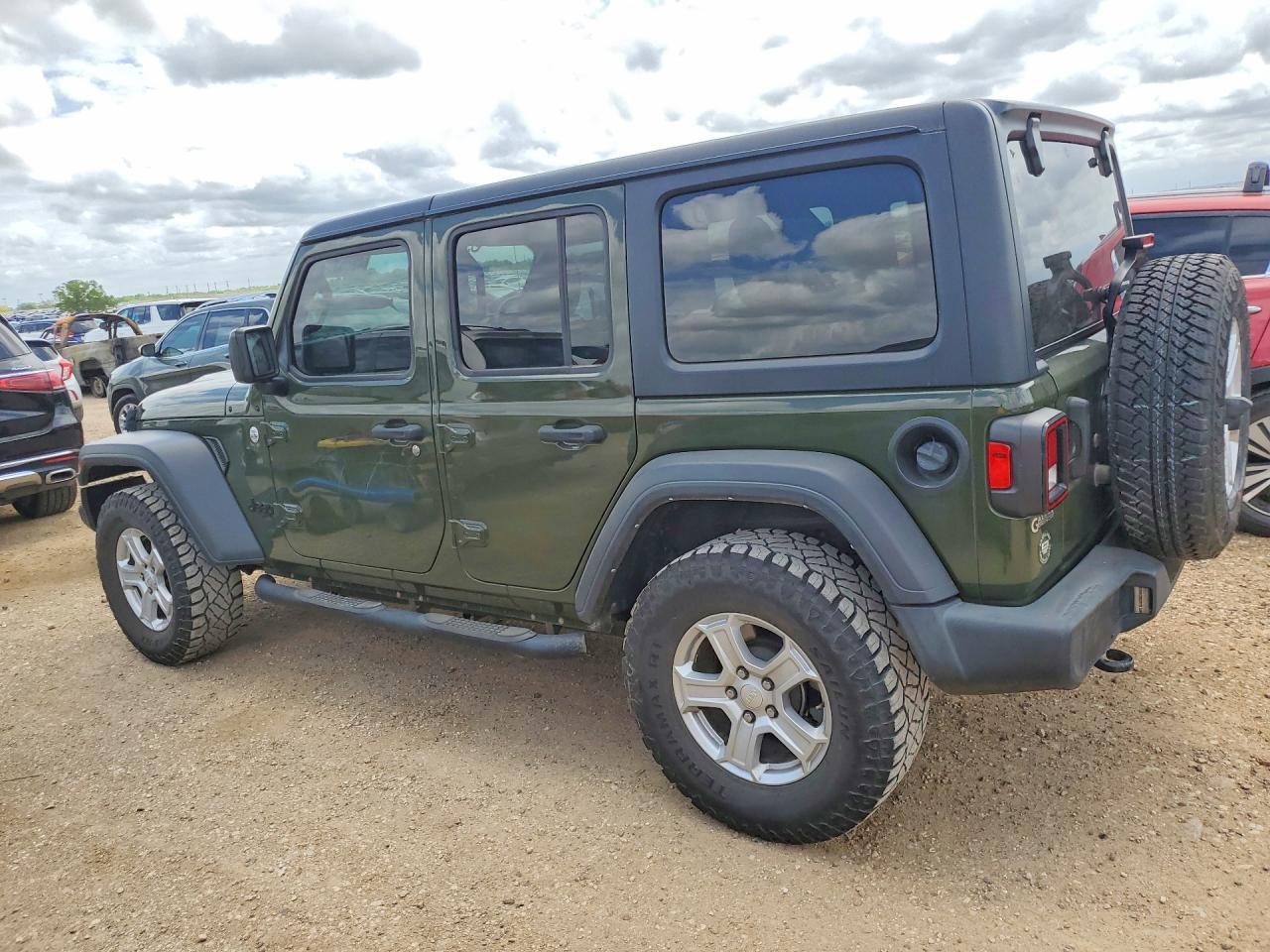 2021 Jeep Wrangler Unlimited Sport - zdjęcie 2