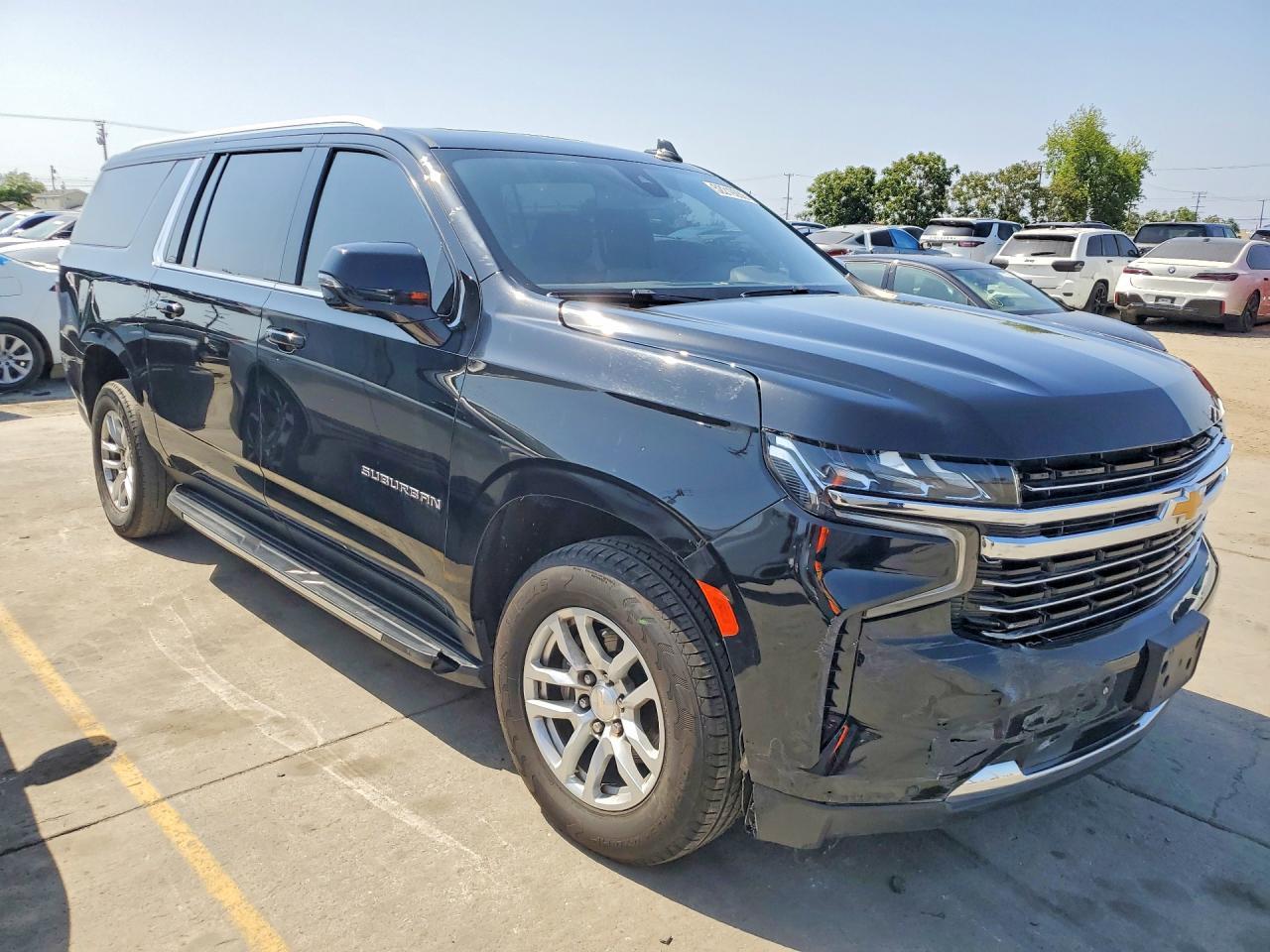 2023 Chevrolet Suburban C1500 Lt - zdjęcie 4