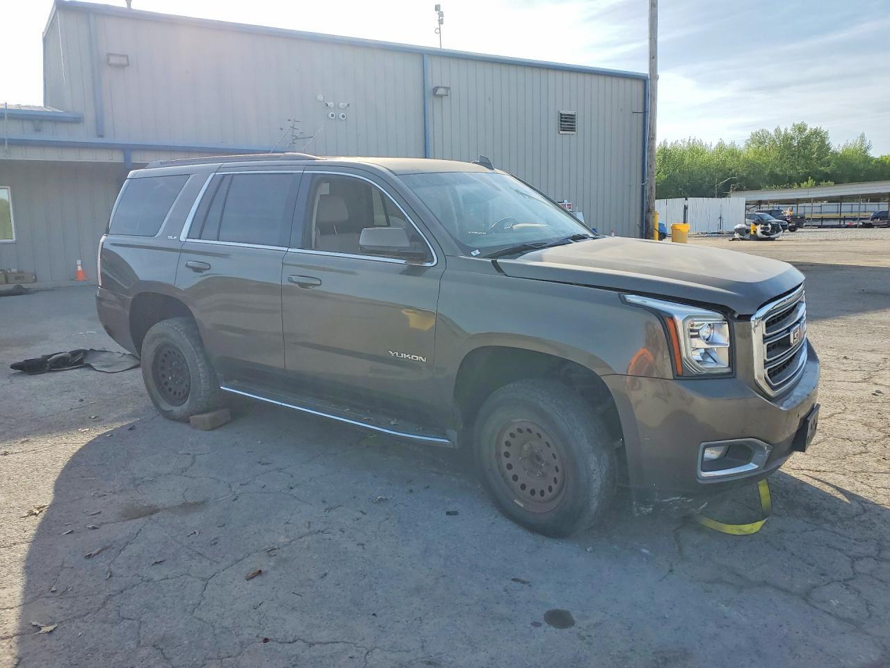2016 GMC Yukon Sle - zdjęcie 4