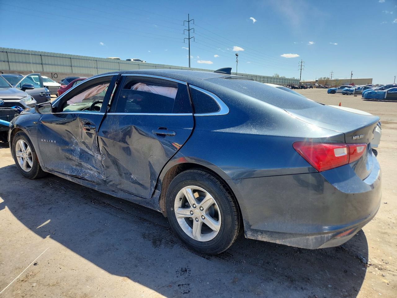 2019 Chevrolet Malibu Ls - zdjęcie 2