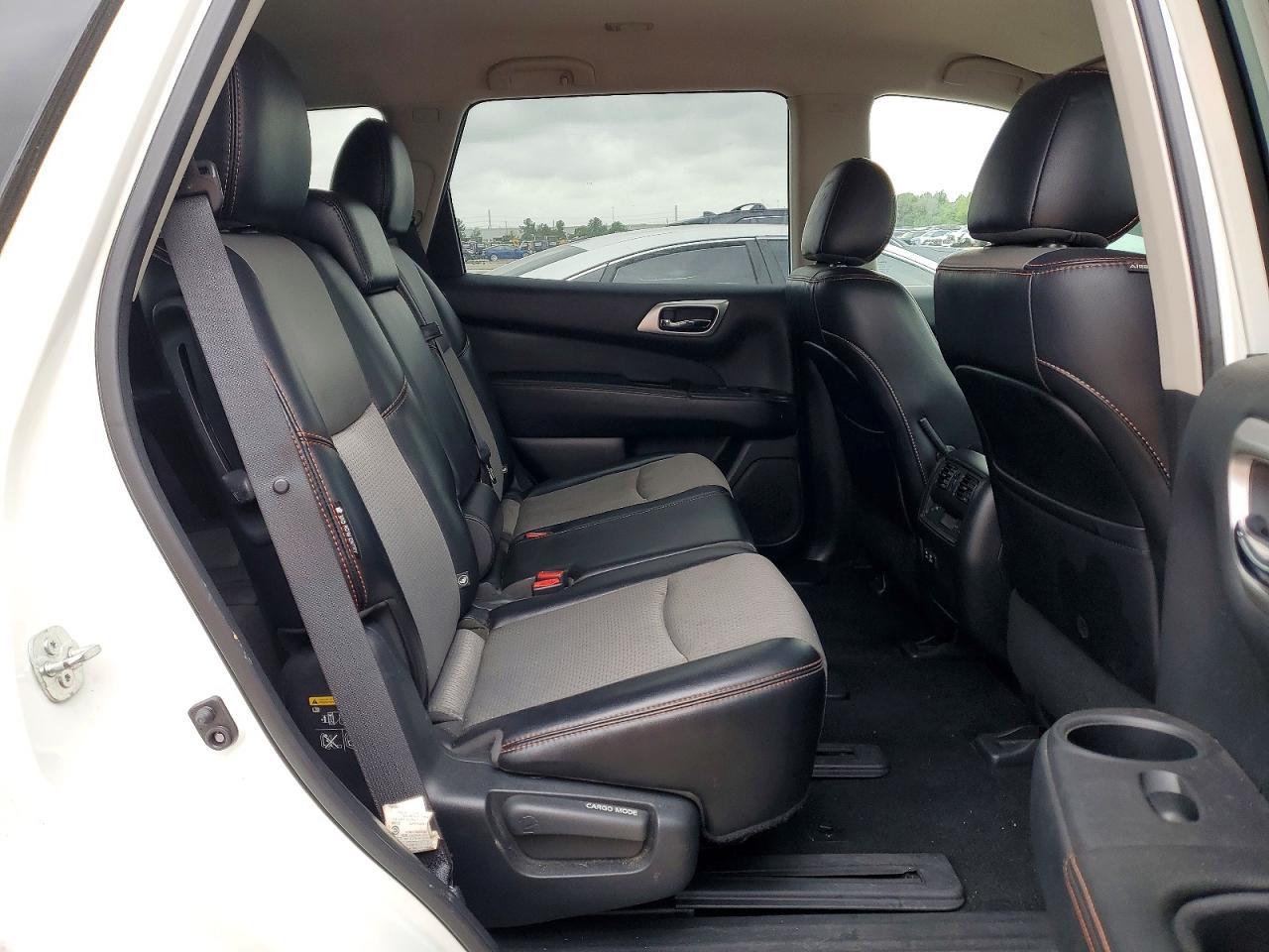2020 Nissan Pathfinder Sv - zdjęcie 11