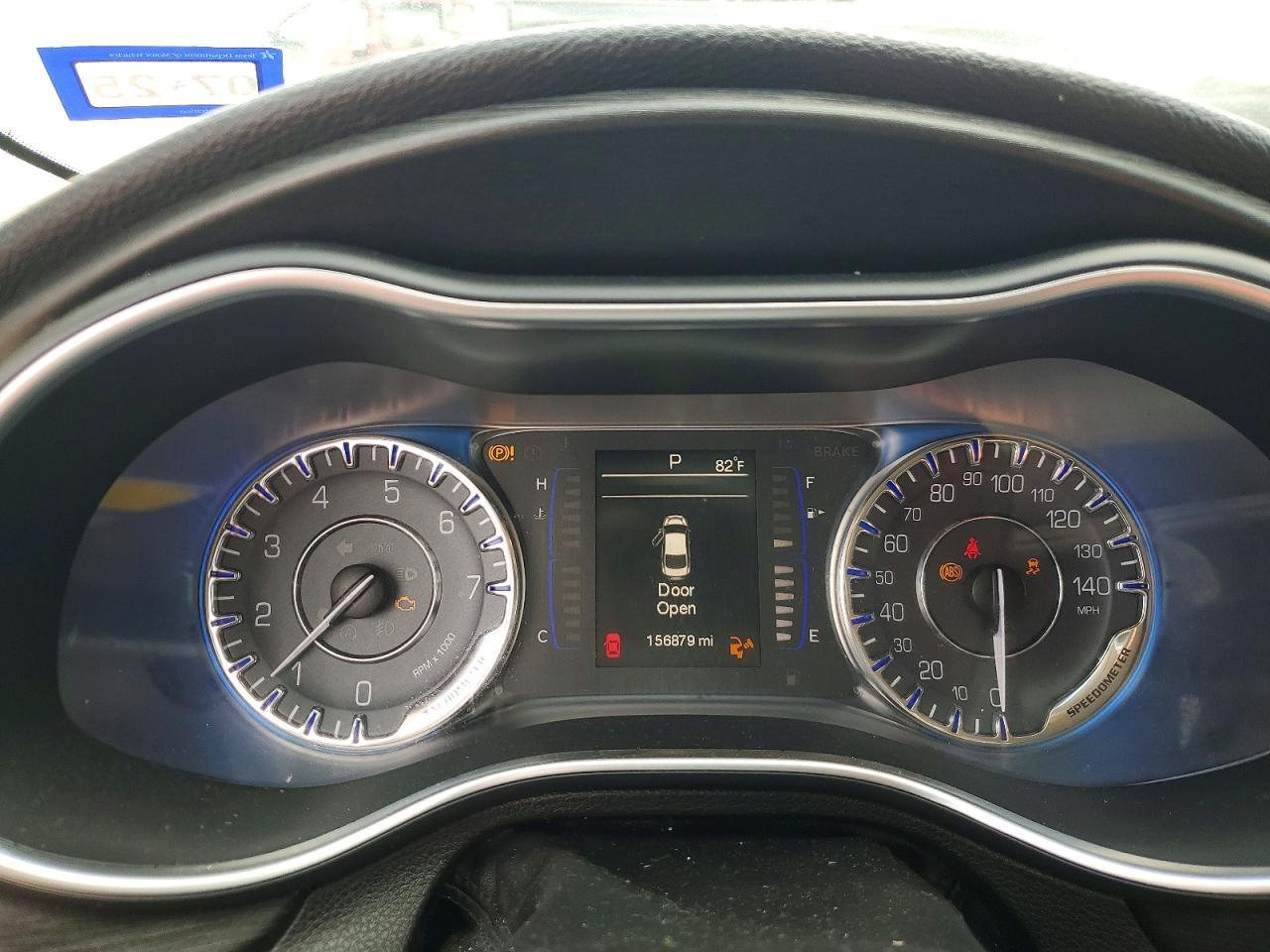 2015 Chrysler 200 Limited - zdjęcie 9