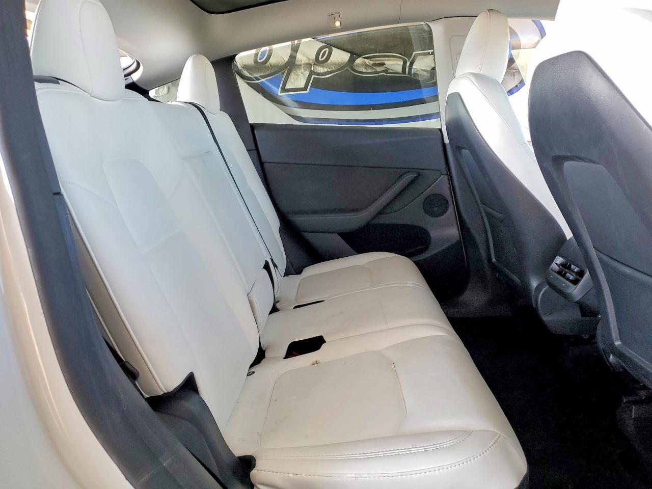2023 Tesla Model Y - zdjęcie 11