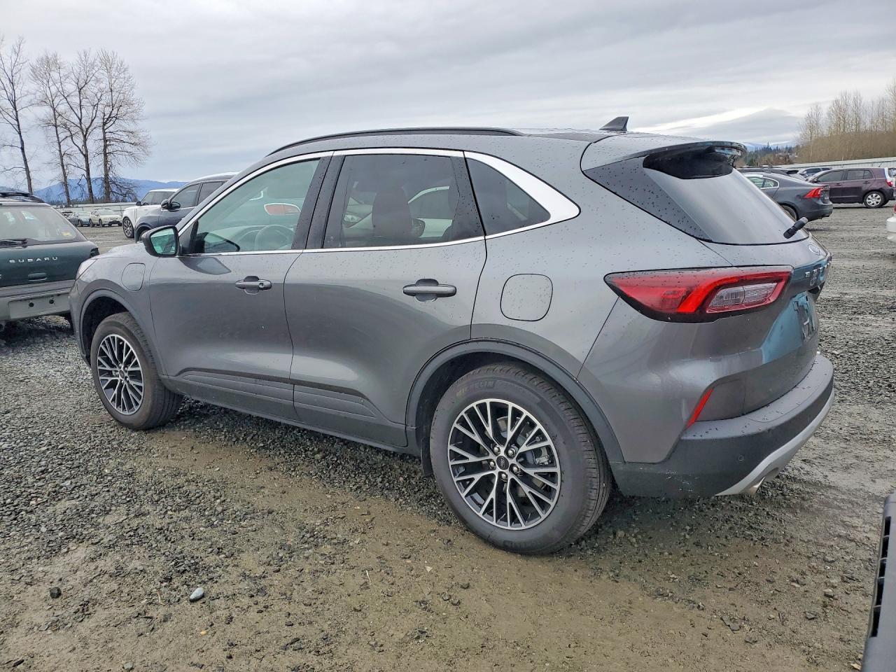 2025 Ford Escape - zdjęcie 2