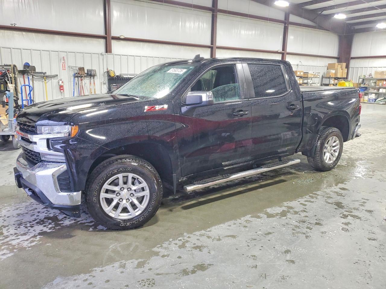 2020 Chevrolet Silverado K1500 Lt - zdjęcie główne