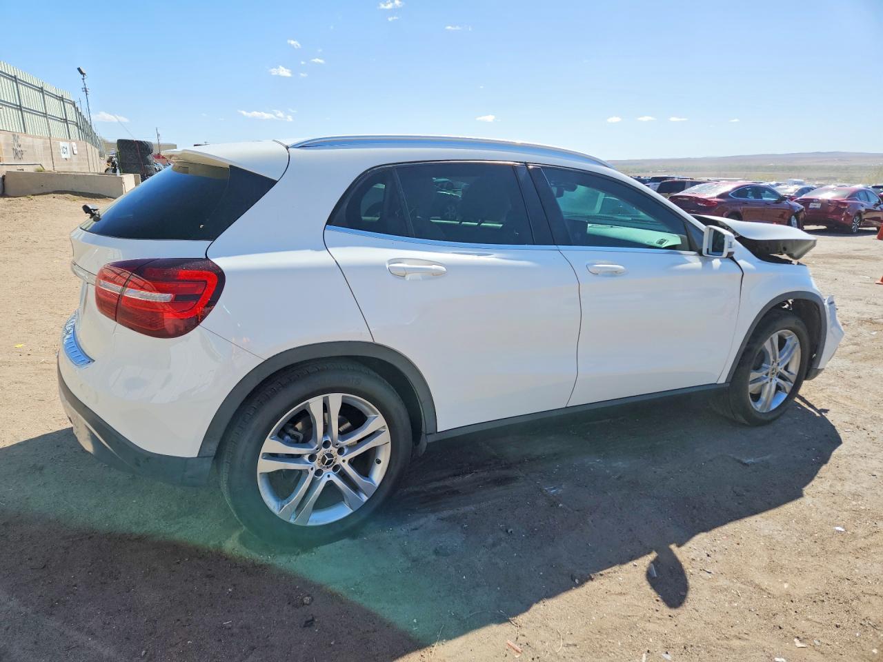 2020 Mercedes-Benz Gla 250 - zdjęcie 3