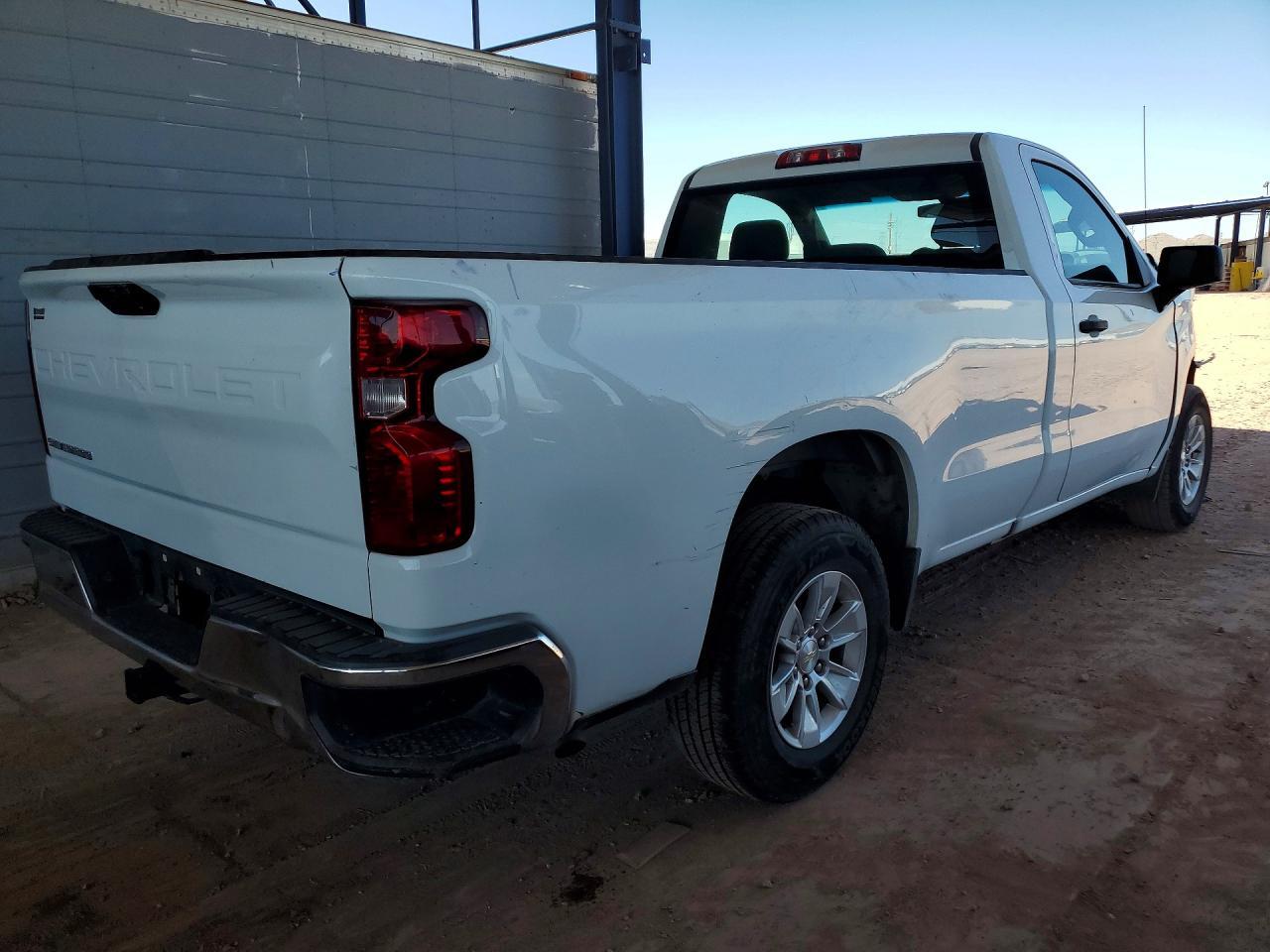 2021 Chevrolet Silverado C1500 - zdjęcie 3