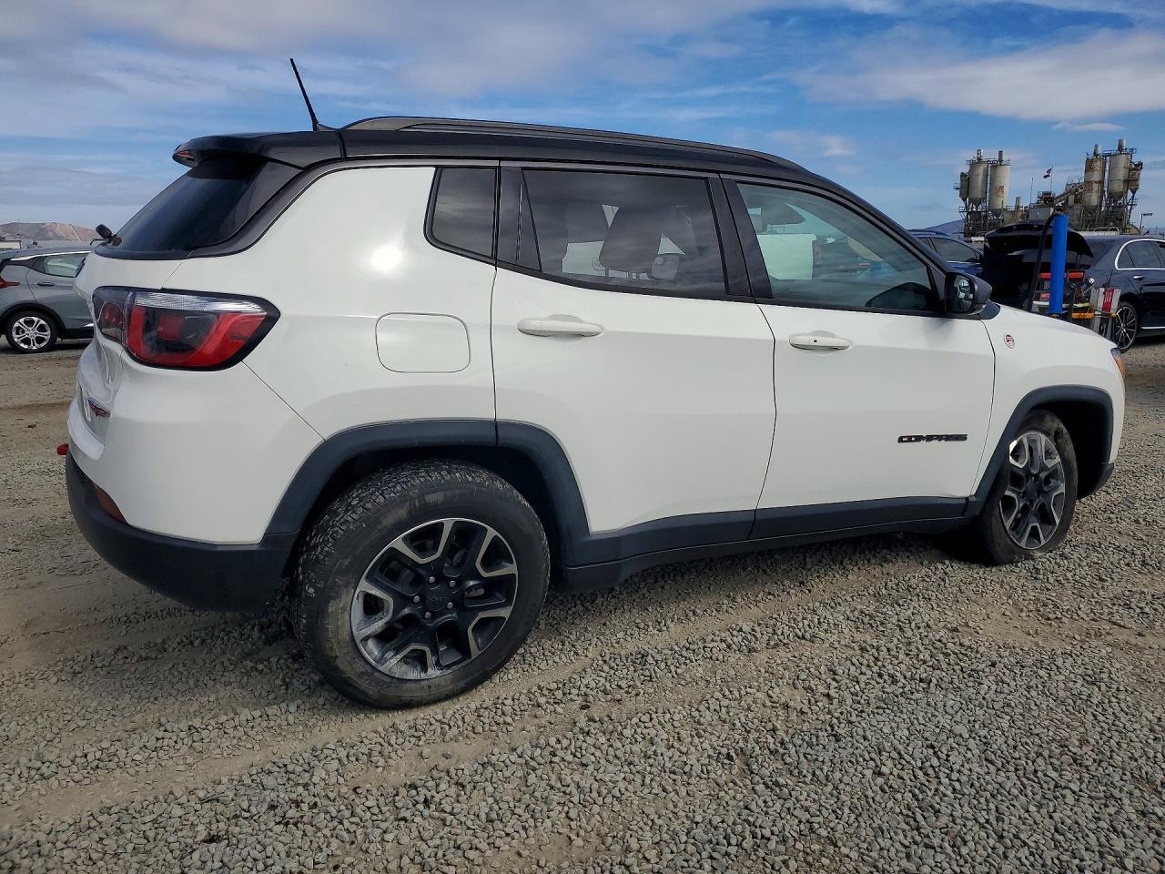 2020 Jeep Compass Trailhawk - zdjęcie 3