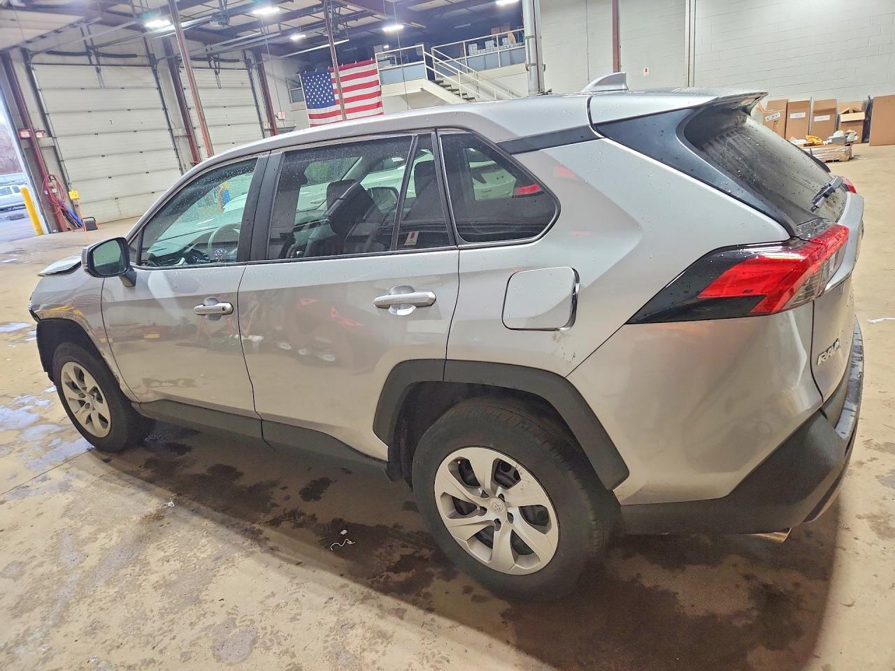 2022 Toyota Rav4 Le - zdjęcie 2