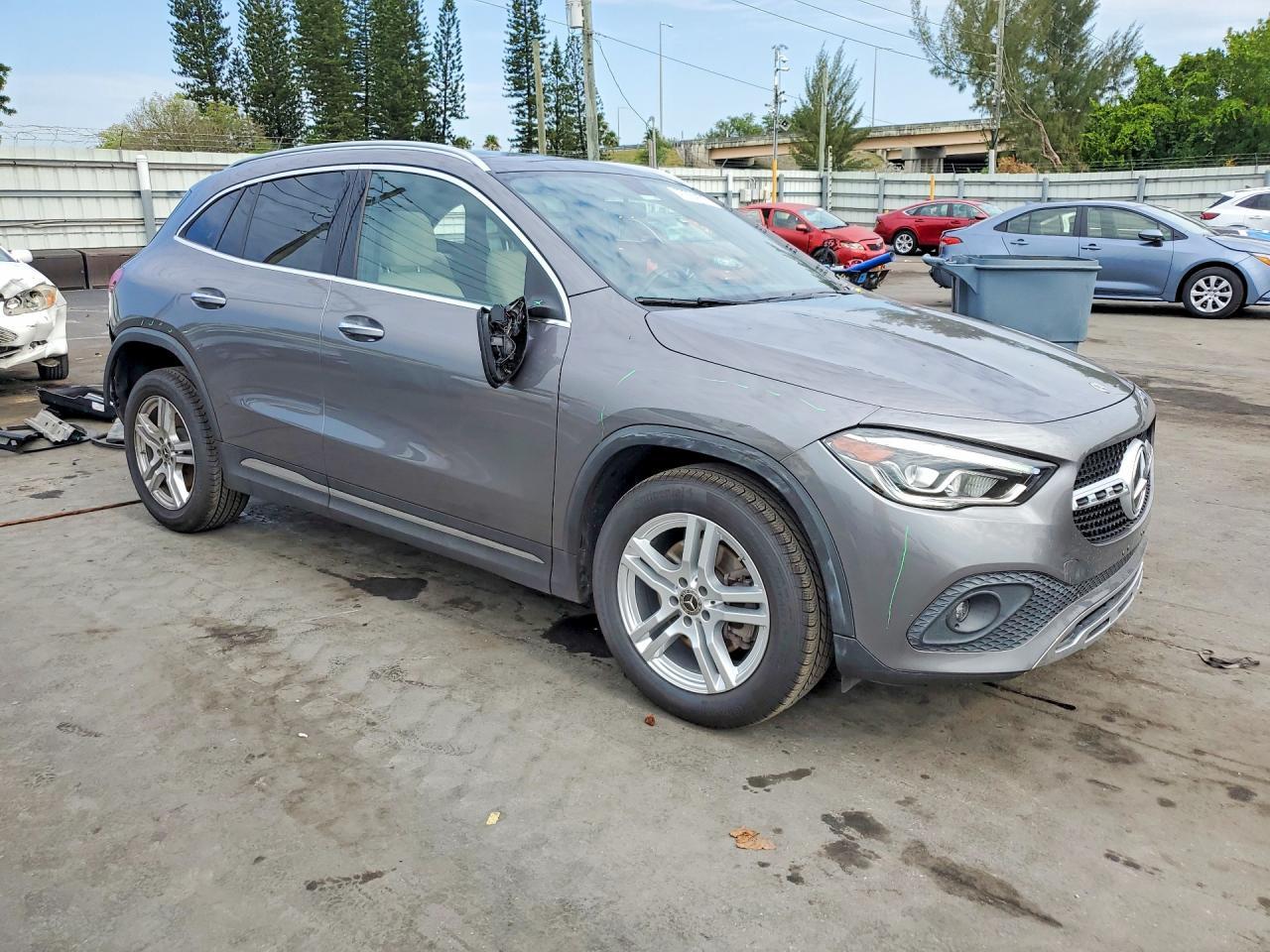 2022 Mercedes-Benz Gla 250 4Matic - zdjęcie 4