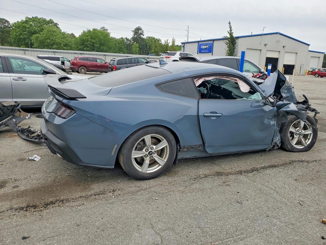 2024 Ford Mustang - zdjęcie 3